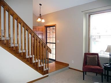 2nd image of 9925 Hoyt Ln