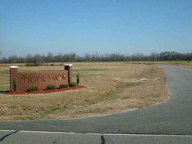 2nd image of 106 Pinehurst Dr