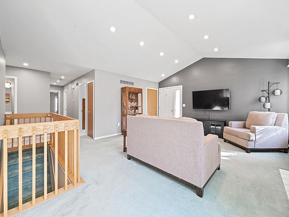 4th image of 463 Winwood Cir #124