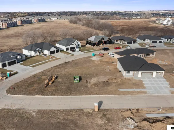 2910 Bertram St, Roca, NE 68430