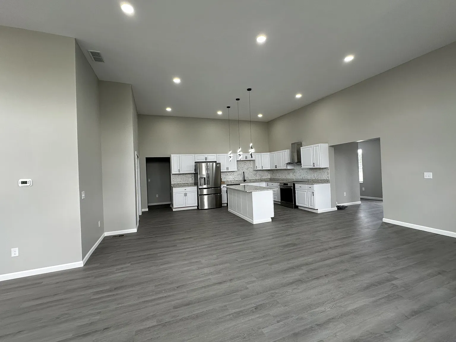 4 bed, 2750 sqft, $3,300 — Photo 3