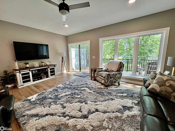 5th image of 4737 S Shore Dr #B