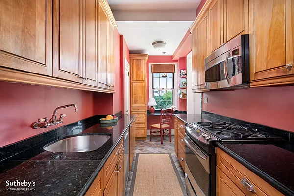 Sold by Sotheby's International Realty | media 15