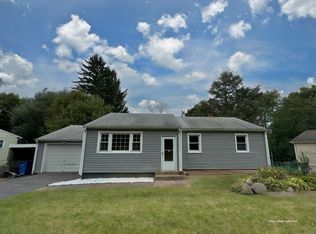 1138 Wintergreen Ave, Hamden, CT 06514