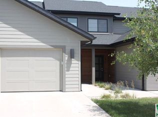 710 12th St NE UNIT 5, Sioux Center, IA 51250