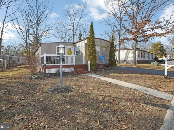 26 Elmwood Dr, Pittsgrove, NJ 08318