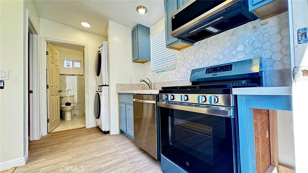 2 bed, 600 sqft, $2,800 — Photo 3