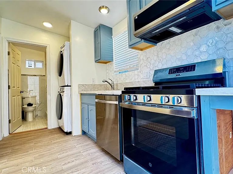 3117 Newton St — Photo 3