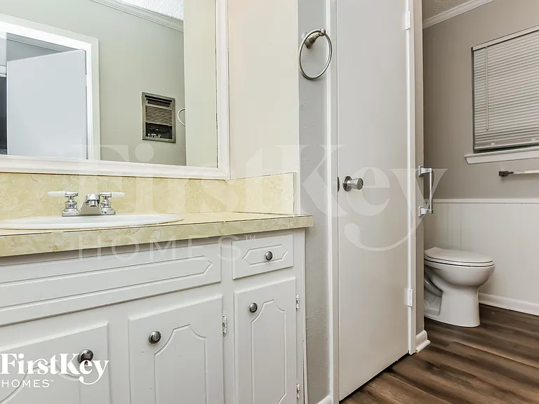 244 E Malone Ave — Photo 11