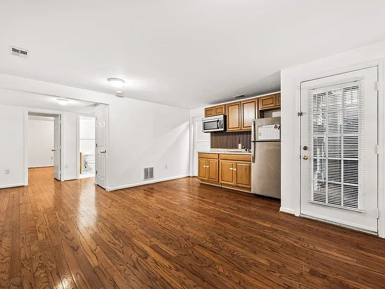 6139 Donival Sq — Photo 40