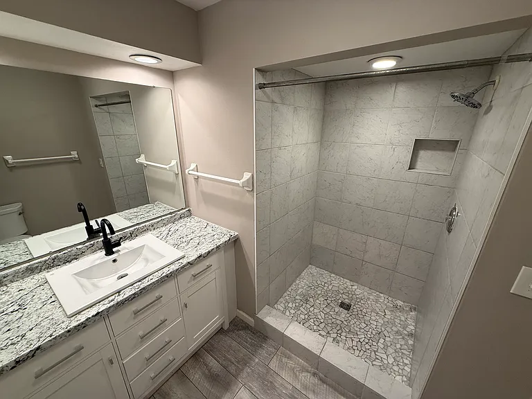 904 Bluffway Dr #902 — Photo 17