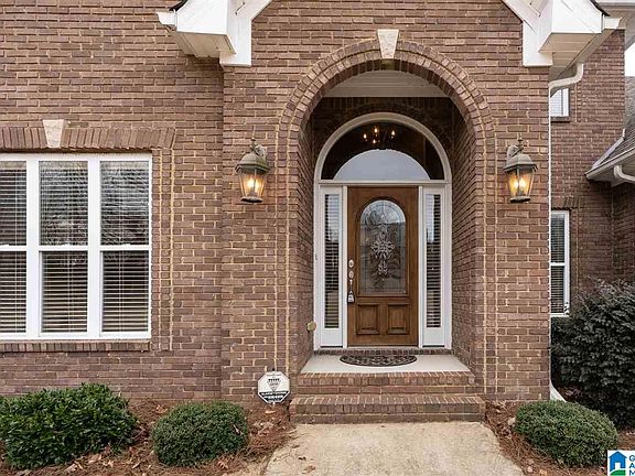 3rd image of 8489 Blake Cir
