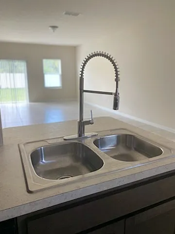 911 Capitol Pkwy #1 — Photo 11