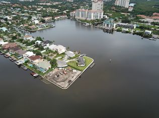 261 Oak Ave, Naples, FL 34108