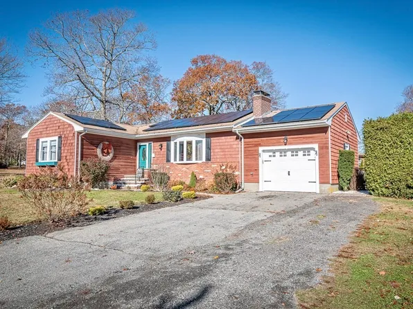 158 Mohawk Rd, Somerset, MA 02726