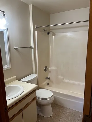 2 bed, 880 sqft, $1,625 — Photo 4