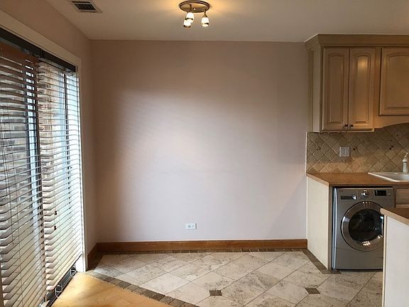 5th image of 725 W Huntington Commons Rd APT 401