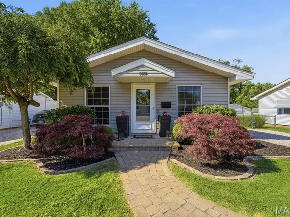 1455 Ladd Ave, Edwardsville, IL 62025