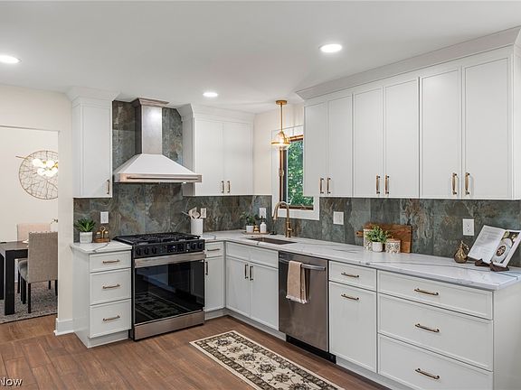 5th image of 32650 Stony Brook Ln