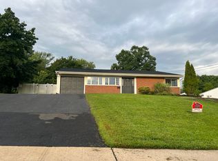 3 Newman Rd, Kendall Park, NJ 08824
