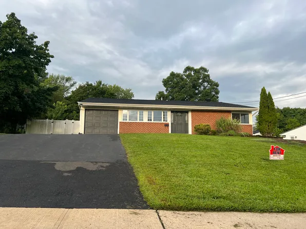 3 Newman Rd, Kendall Park, NJ 08824