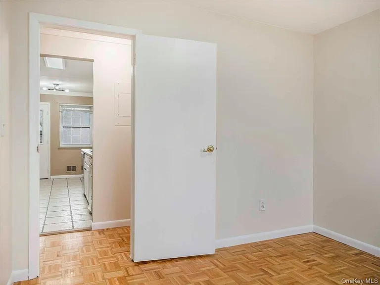 430 Somerset Dr #F — Photo 13