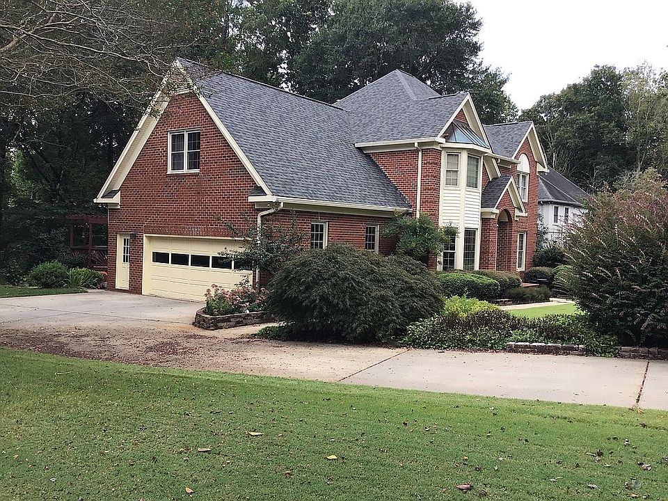 2nd image of 576 Beacon Knoll Ln