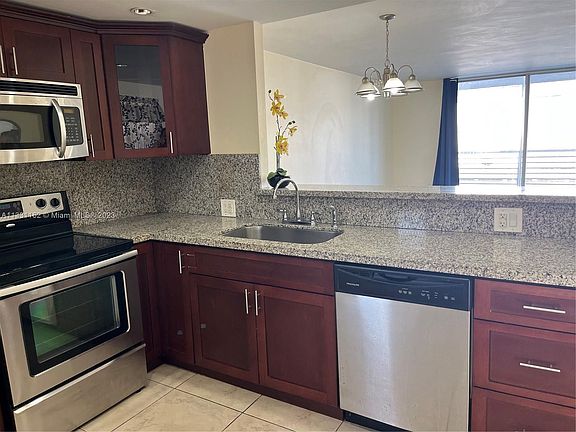 3rd image of 3725 NE 169th St APT 210