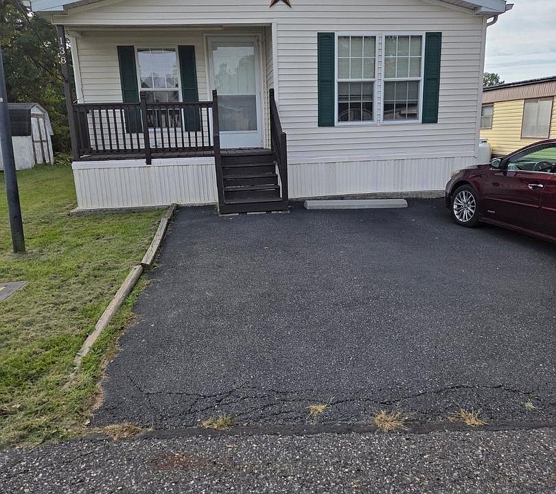 1st image of 138 Ridge Rd #138