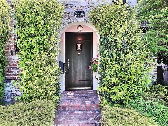 2nd image of 2504 Montavista Pl W