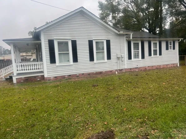 104 W Middle St, Creswell, NC 27928