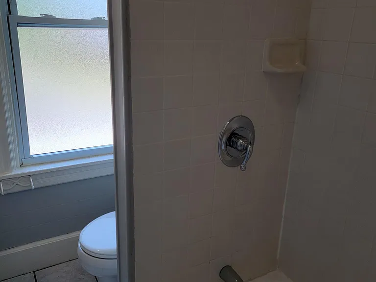2418 State St #5 — Photo 10