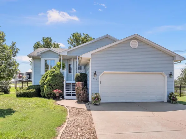 415 Victoria Ct, Newton, KS 67114