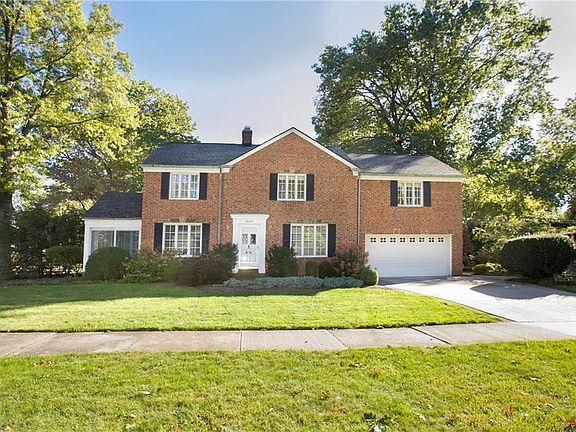 2nd image of 20515 Beaconsfield Blvd