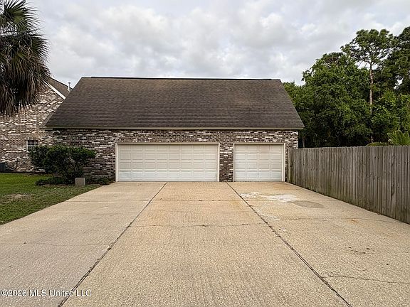 4th image of 5601 Woody End Rd