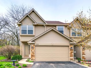 1723 Maplewood Ct, Grayslake, IL 60030