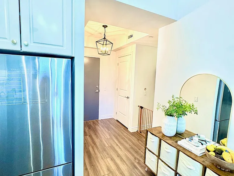 9618 Yonge St #210 — Photo 17