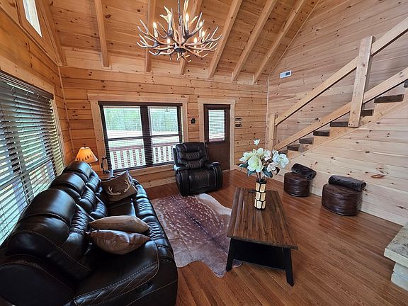 12th image of this home