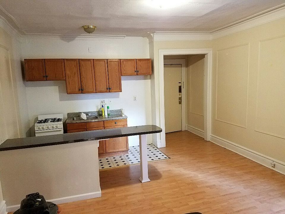 2nd image of 379 Sanford Ave APT 204