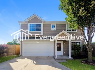 634 Stobus Dr, Greenwood, IN 46143