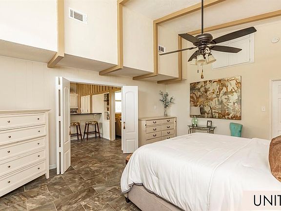 3rd image of 1835 Irving St Unit 1