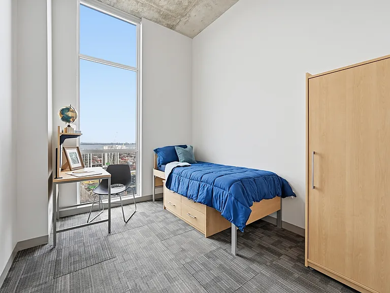 20 Rebecca St — Photo 10