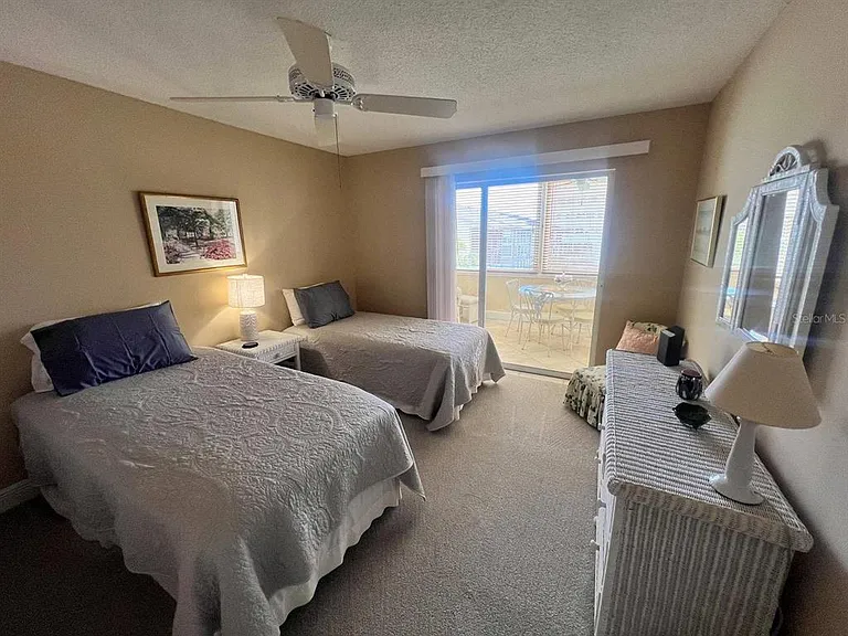1125 W Peppertree Dr #202 — Photo 11