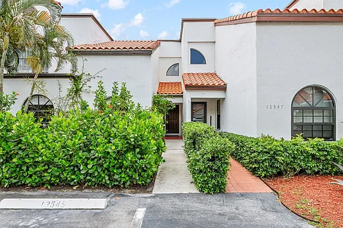 13549 Fountain View Blvd Photo 1