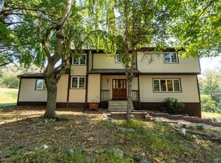 70 Oriole Ln, Branchburg, NJ 08876