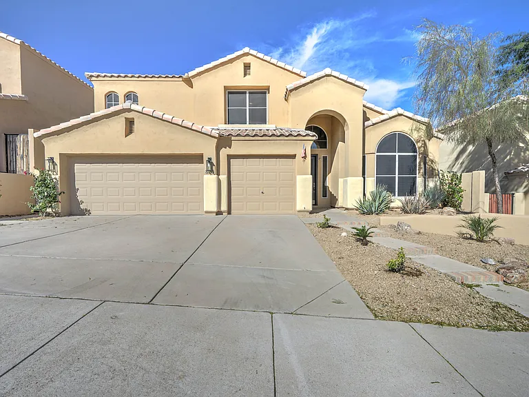 820 E Mountain Sage Dr — Photo 5