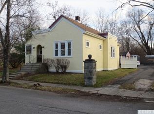 37 Janis St, Hudson, NY 12534