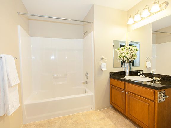 3rd image of 6510 130th Ave NE APT O201