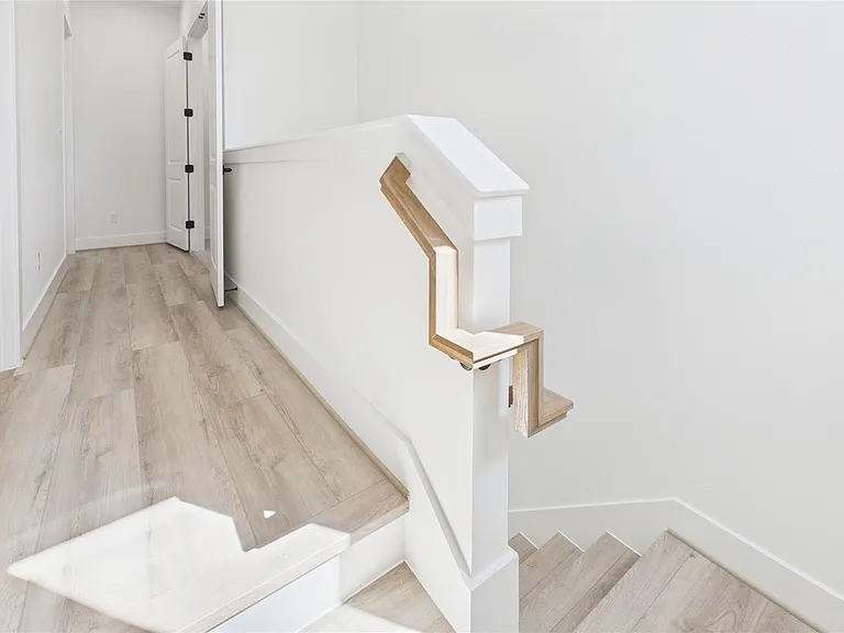 2421 Harrington St — Photo 39