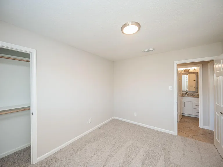 121 Coffee Ln — Photo 16